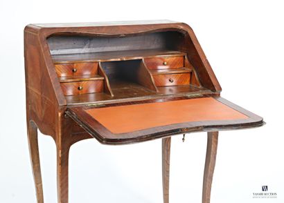 Bureau dos d'âne en bois de placage marqueté...