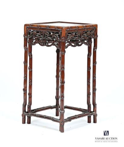 CHINE
Deux tables gigognes en bois mouluré...