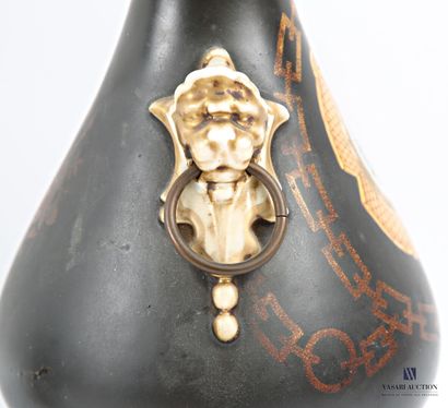 Paire de pied de lampes piriforme en porcelaine...