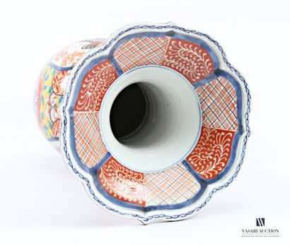 JAPON
Vase balustre à décor polychrome dit...