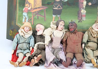 Ensemble de sept marionnettes articulées...