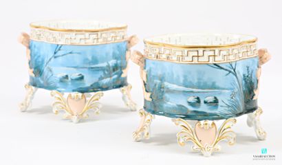 PARIS
Paire de caches-pots en porcelaine...