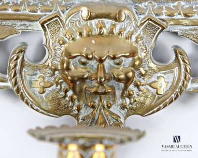 Paire d'appliques miroirs en bronze à trois...
