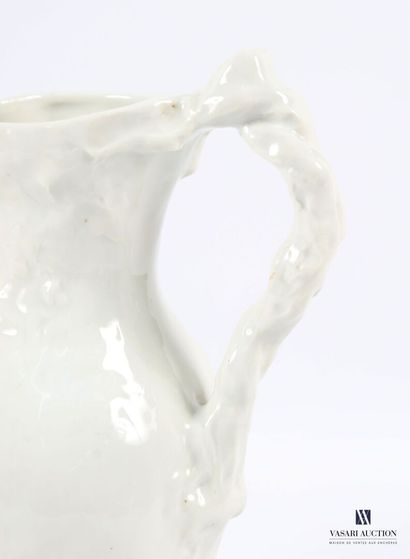 VITAL-CORNU Charles (1851-1927)
Broc en porcelaine...