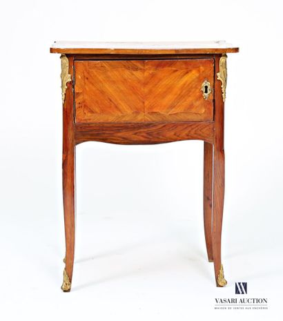 Table de chevet en placage de bois de rose...