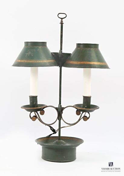 Lampe montée à l'électricité en tôle peinte...