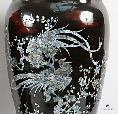 Importante paire de vases de forme balustre...