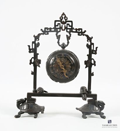 Pendule portique japonisante en bronze à...