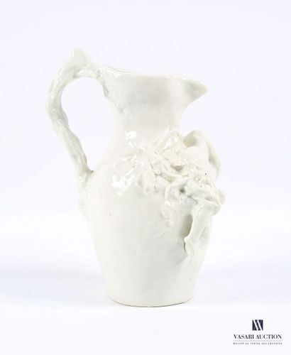VITAL-CORNU Charles (1851-1927)
Broc en porcelaine...