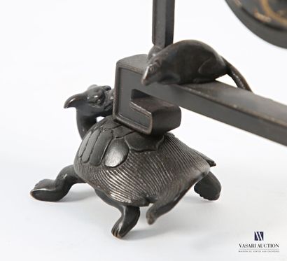 Pendule portique japonisante en bronze à...
