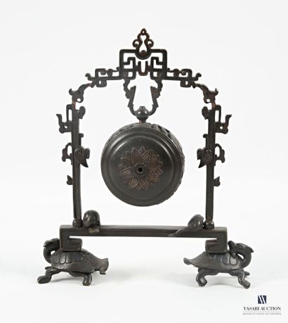 Pendule portique japonisante en bronze à...