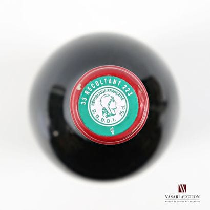 1 bottle Château SEGUR Haut-Médoc CB 2000
...