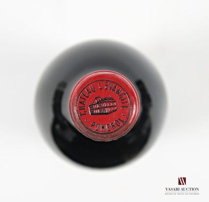 1 bottle Château L'EVANGILE Pomerol 1993
...