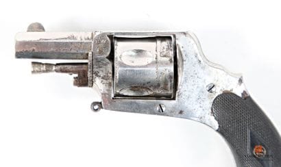 Revolver de poche type British Bull Dog calibre...