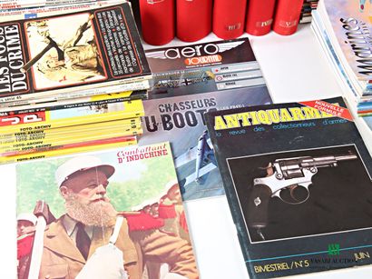 [REVUES MILITARIA]
Lot d'environ 500 revues...