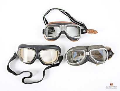 Lunettes de moto, trois paires dont deux...