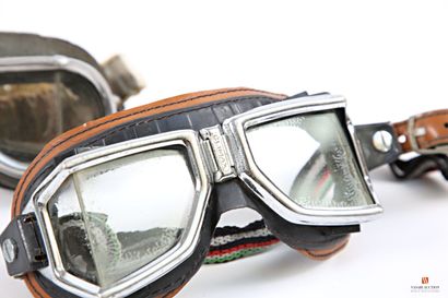 Lunettes de moto, trois paires dont deux...