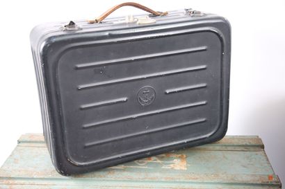 Ensemble de malles et valises : caisse de...