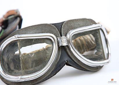 Lunettes de moto, trois paires dont deux...