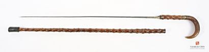 Canne-épée, fût bois scarifié de 81,5 cm,...