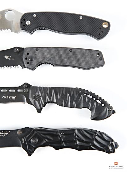 Couteau pliant Spyderco USA, lame crantée...