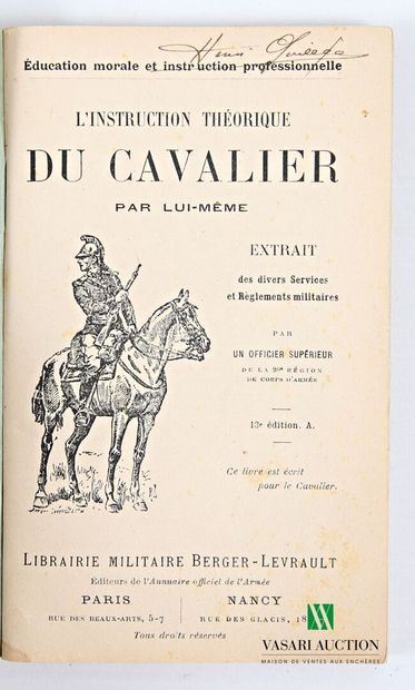 [MANUELS MILITAIRES]
Lot comprenant 15 volumes...