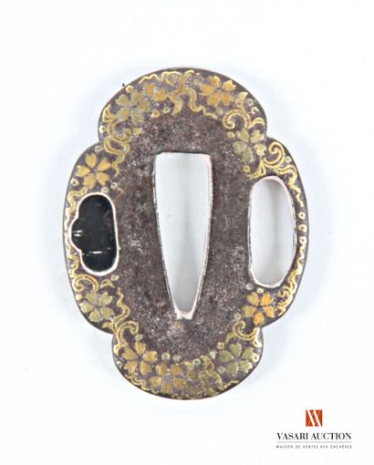 Tsuba de tanto, forme mokkō-gata (quadrilobée)...