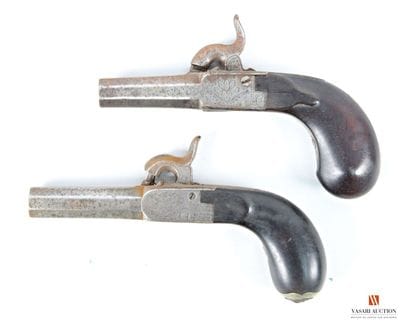 Réunion de deux pistolets à percussion, modèle...
