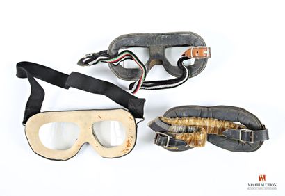 Lunettes de moto, trois paires dont deux...