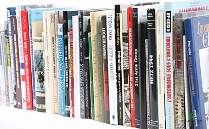 [MILITARIA]
Lot comprenant environ 30 volumes...