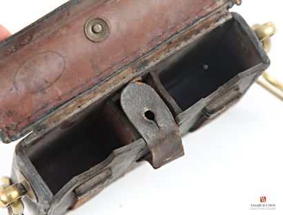 Coffret de giberne de gendarme à cheval,...