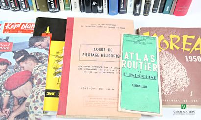 [MILITARIA]
Lot comprenant environ 45 volumes...