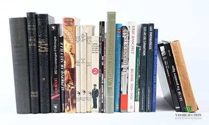 [MILITARIA]
Lot comprenant 21 volumes tels...