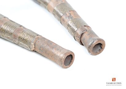 Paire de pistolets à silex, canon légèrement...