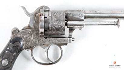 Beau revolver à broche « pour Officier »...