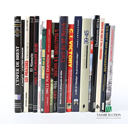 [AVIATION]
Lot comprenant 17 volumes :
FLOCH...
