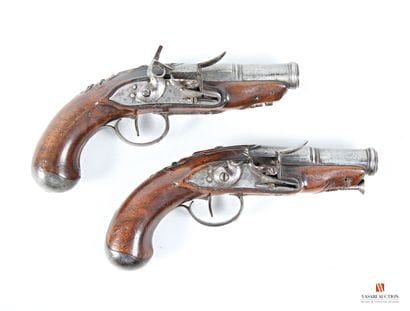Paire de pistolets de carrosse, platine à...
