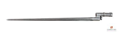 Baïonnette cruciforme de fusil Mosin-Nagant...