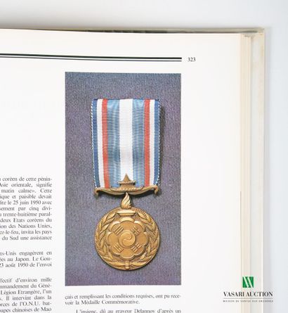 [MEDAILLES - INSIGNES]
Lot comprenant sept...