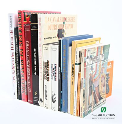 [MILITARIA]
Lot comprenant 15 volumes tels...