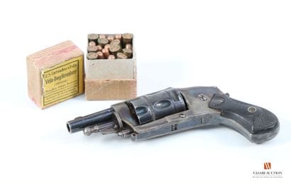 Revolver de poche hammerless calibre 6 mm...