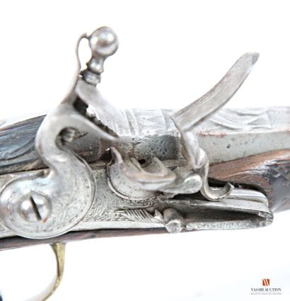 Élégant pistolet à silex, canon à pans au...