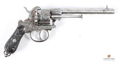 Beau revolver à broche « pour Officier »...