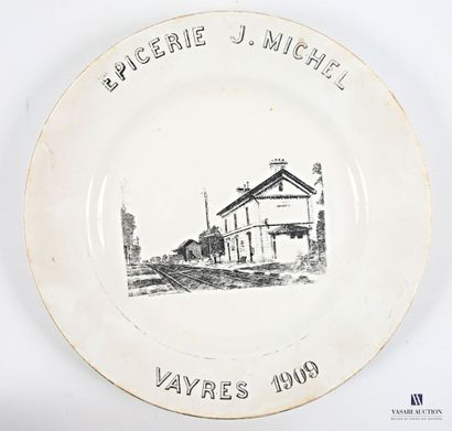 BORDEAUX 
Set of earthenware pieces including...
