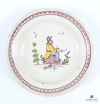 Set of earthenware pieces including: a salad...