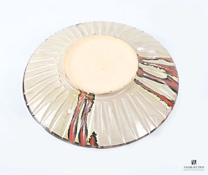 ROMACREA School 
Lenticular-shaped cup made...