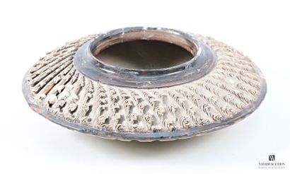 ROMACREA School 
Lenticular-shaped cup made...