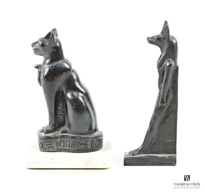 Resin set consisting of a full-length statuette...