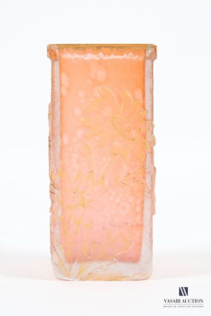 DAUM Nancy
Pair of square vases in frosted...