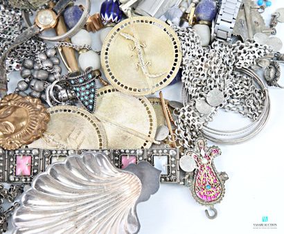 Set of costume jewelry.
(As-is)
Weight: 1,700...